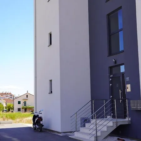 Blue Shell Apartment *