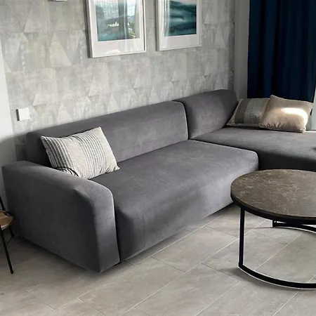 Blue Shell Apartment *